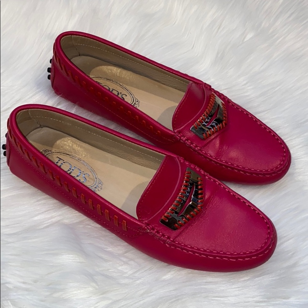 Tod’s Embellished Pink Leather Driving Moc Loafer with Silver Detail size 8.5